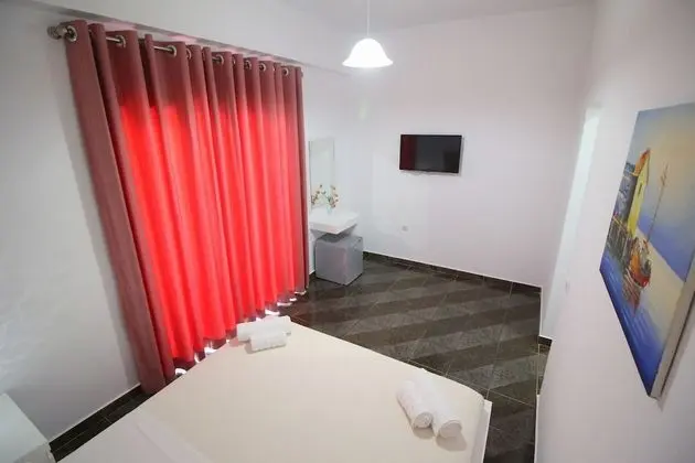 Tek Büyük veya İki Ayrı Yataklı Oda, Deniz Manzaralı