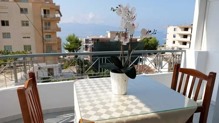 Tek Büyük veya İki Ayrı Yataklı Oda, Deniz Manzaralı