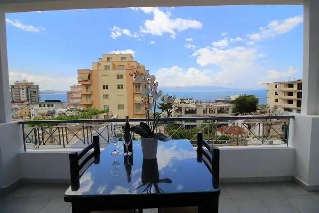 Tek Büyük veya İki Ayrı Yataklı Oda, Deniz Manzaralı