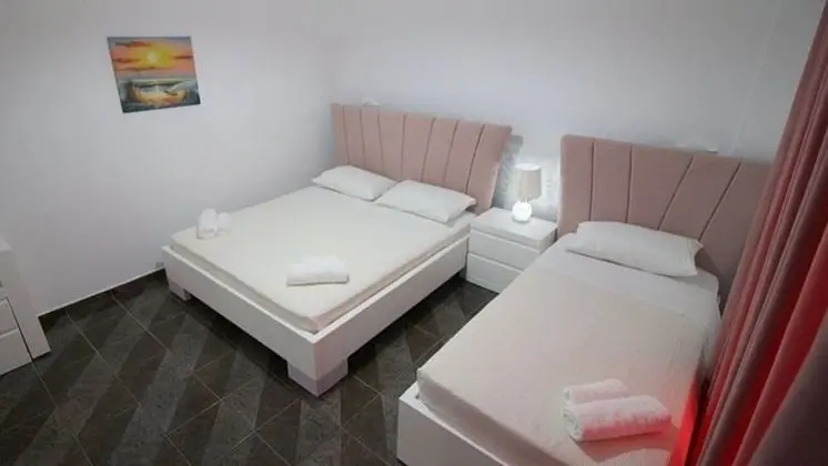 Üç Kişilik Oda, Şehir Manzaralı