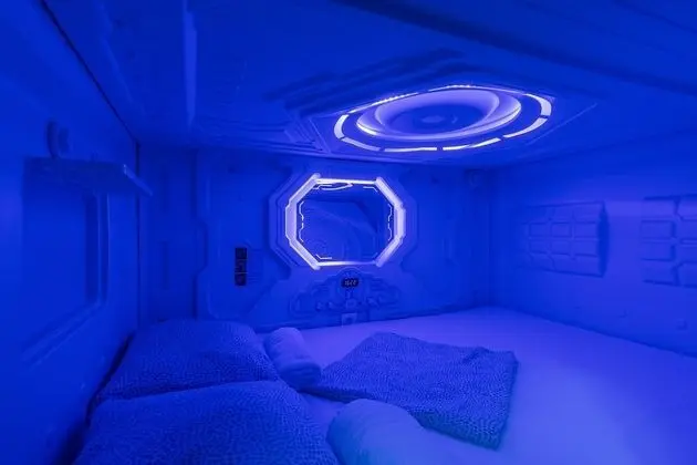 Tek Büyük Yataklı Oda (Capsule 2persons in mixed shared room)