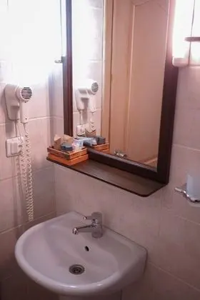 ÜÇ KİŞİLİK SUIT ODA