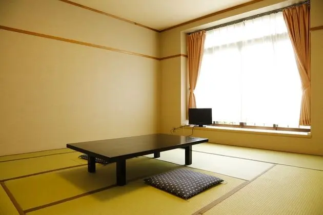 Traditional Dört Kişilik Oda, Ortak Banyo (Japanese Style)