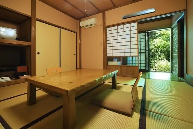 Traditional Oda, Sigara İçilebilir (Japanese Style, Private Open-air Bath)