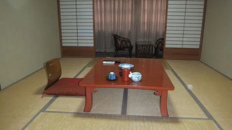 Traditional Oda (Japanese Style for 5 Guests)