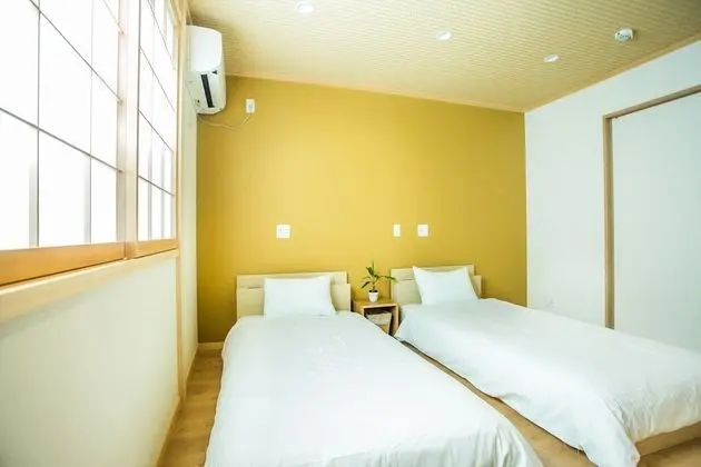 Ev (Private Vacation)