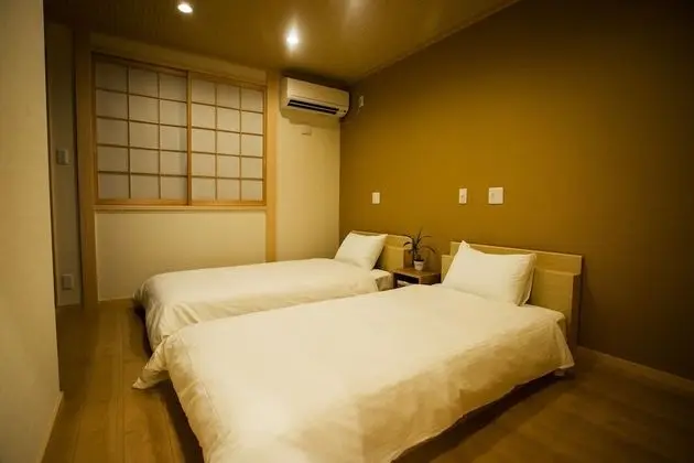 Ev (Private Vacation)