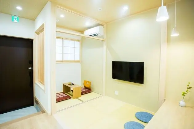 Ev (Private Vacation)