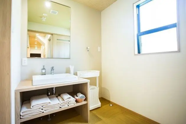 Ev (Private Vacation)