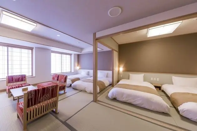Traditional Süit (Japanese Western Style)