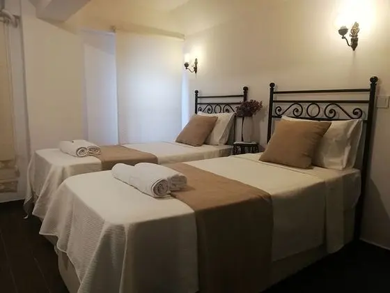 Bodrum Kat Uc Kisilik Oda