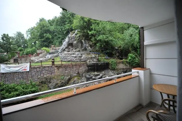 Aile Odası, Bahçe Manzaralı, Balkonlu