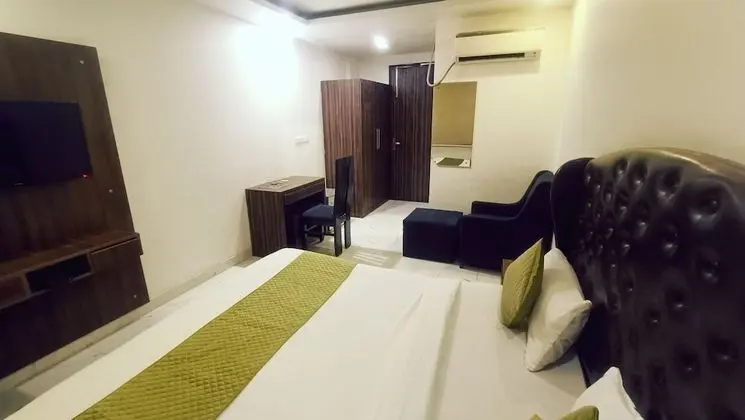 Standard Tek Büyük Yataklı Oda