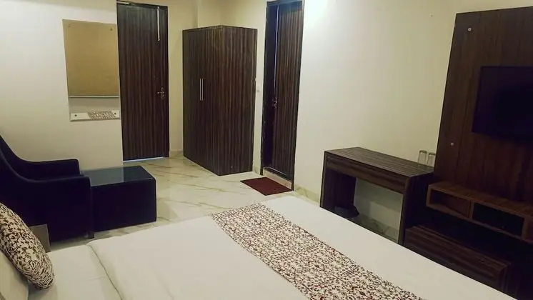 Standard Tek Büyük Yataklı Oda