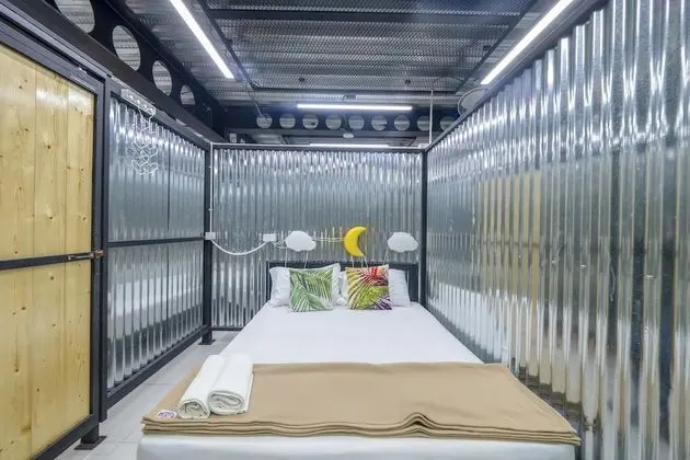 Ortak Ranzalı Oda, 1 Çift Kişilik Yatak