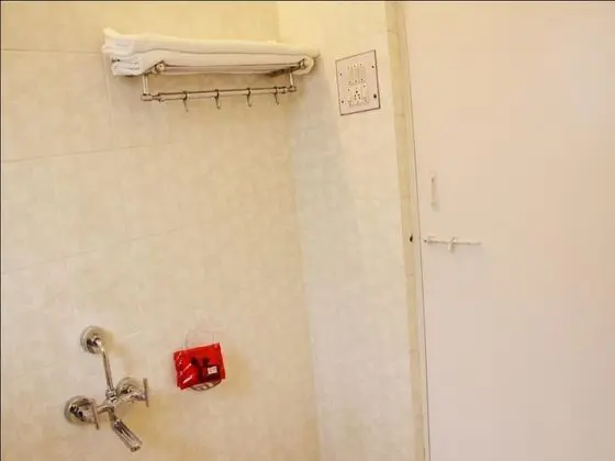 Standard Tek Büyük veya İki Ayrı Yataklı Oda, Özel Banyo