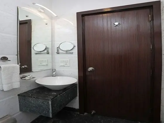 Standard Tek Büyük veya İki Ayrı Yataklı Oda, Özel Banyo