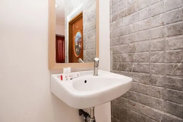 Standard Tek Büyük Yataklı Oda