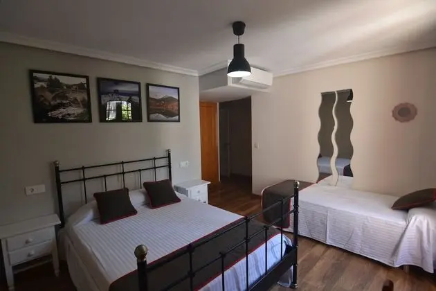 Üç Kişilik Oda