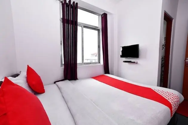 Tek Büyük Yataklı Oda, 1 Tek Kişilik Yatak