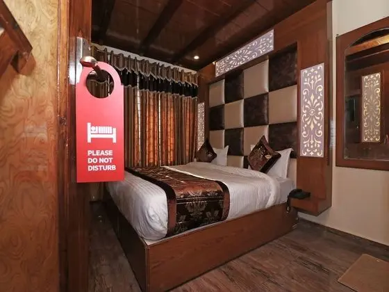 Deluxe Oda, 1 En Büyük (King) Boy Yatak