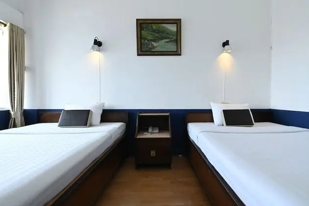 Twin Deluxe Room with Shower
