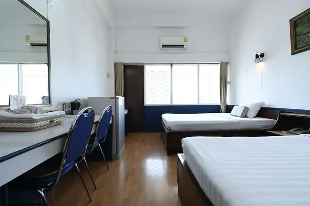 Twin Deluxe Room with Shower