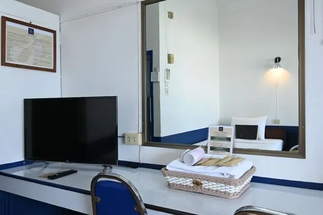 Twin Deluxe Room with Shower