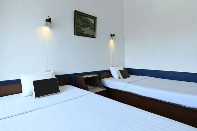 Twin Deluxe Room with Shower