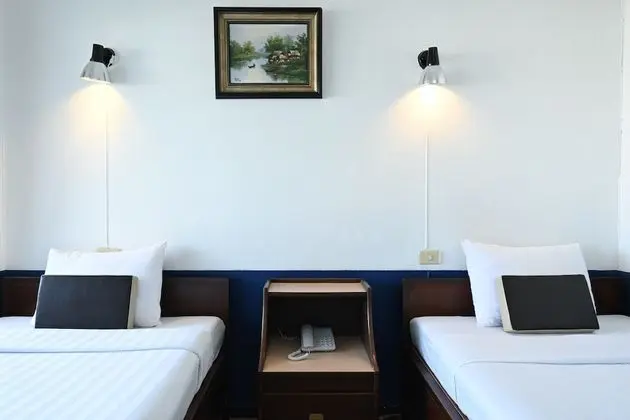 Twin Deluxe Room with Shower