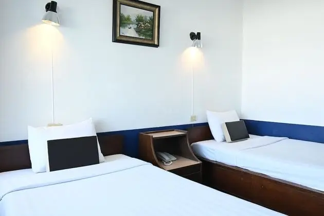 Twin Deluxe Room with Shower