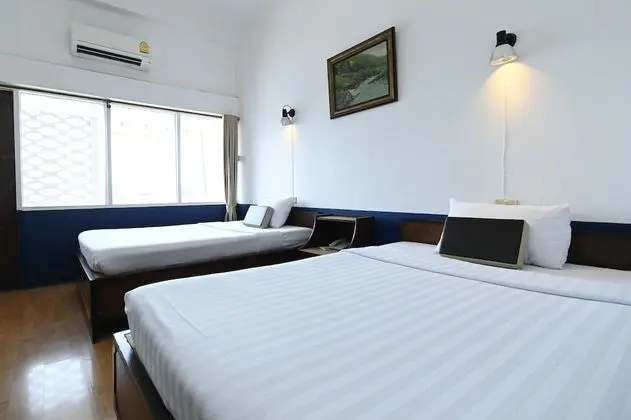 Twin Deluxe Room with Shower