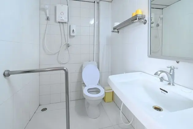 Twin Deluxe Room with Shower