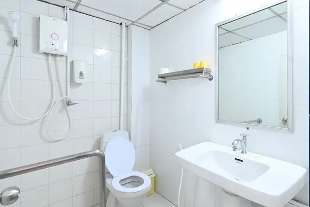 Twin Deluxe Room with Shower