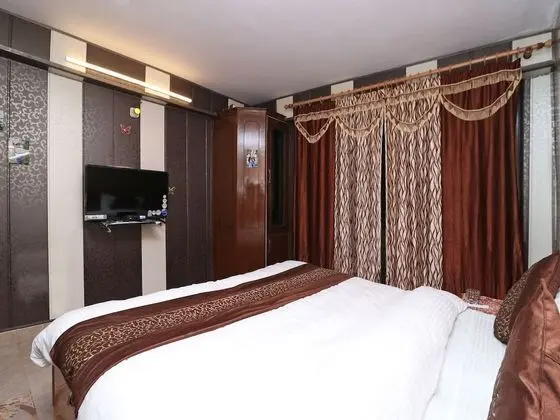 Tek Büyük veya İki Ayrı Yataklı Oda