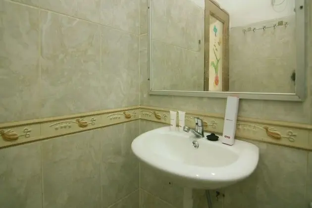 Standard Tek Büyük Yataklı Oda