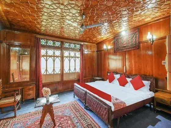 Tek Büyük veya İki Ayrı Yataklı Oda