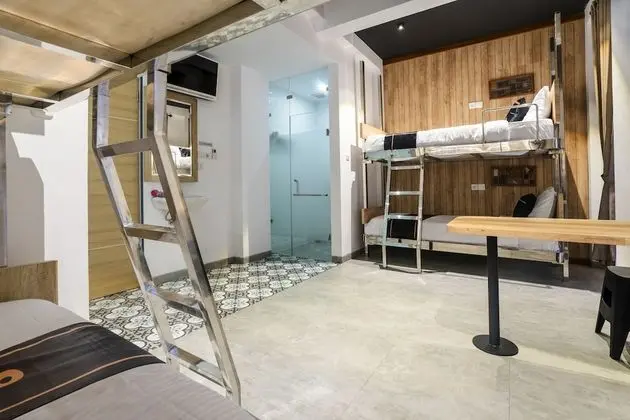 Family Tek Büyük Yataklı Oda