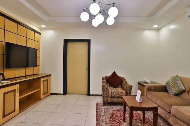 Three Bedroom Deluxe Apartment