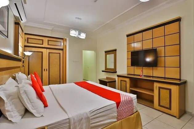 Three Bedroom Deluxe Apartment