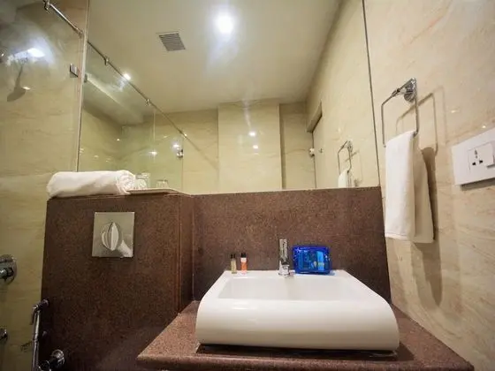 Standard Tek Büyük veya İki Ayrı Yataklı Oda, Özel Banyo