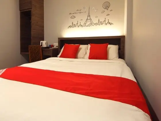 Oda Classic Queen Bed