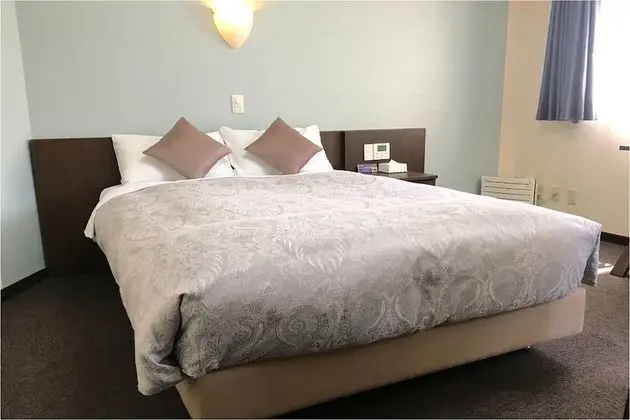 Tek Büyük Yataklı Oda, Sigara İçilebilir