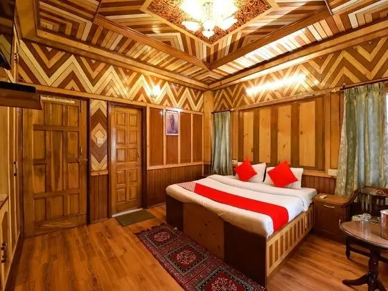 Tek Büyük veya İki Ayrı Yataklı Oda