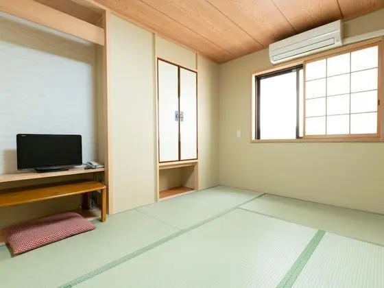 Traditional Üç Kişilik Oda, Sigara İçilmez, Ortak Banyo (Japanese Style)