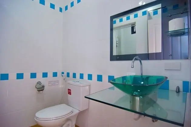 Deluxe Tek Büyük Yataklı Oda, Havuz Manzaralı
