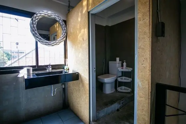 Tek Büyük Yataklı Oda, Ortak Banyo