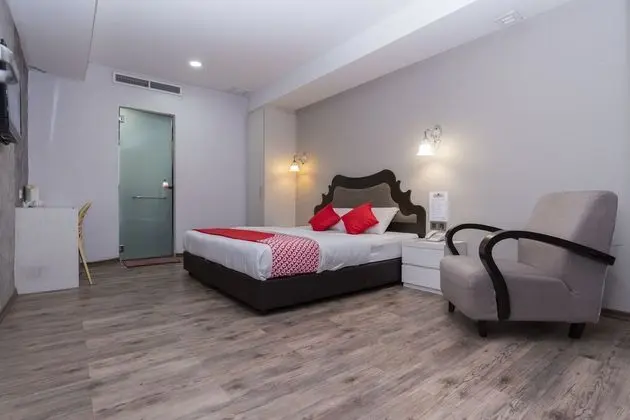 Oda Deluxe King Bed