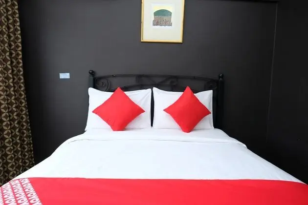 Oda Deluxe Queen Bed