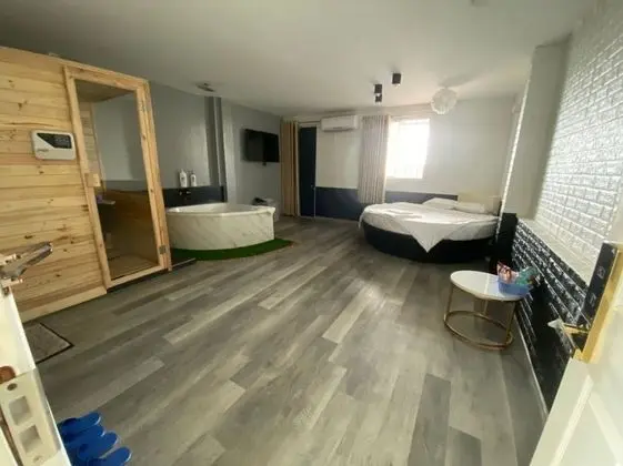 Deluxe Tek Büyük Yataklı Oda